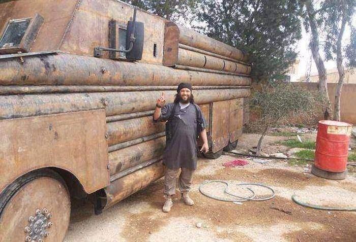 <p>Savaşların adeta kadere dönüştüğü Ortadoğu'da birbirinden ilginç savaş silahları da ortaya çıkıyor.</p>

<p> </p>
