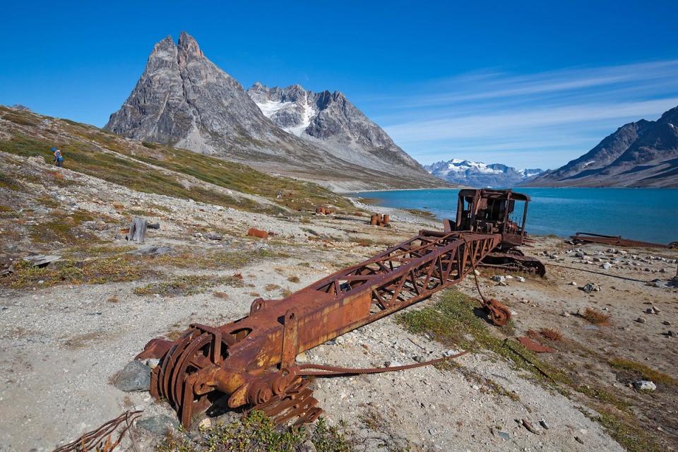 <p>Adanın iki önemli şehri ise başkent Godthab (Nuuk) ile Godhavn. Ortalama sıcaklığın -70 derece olmasına karşın Grönland'ın iklimi kuru ve güneşli.</p>