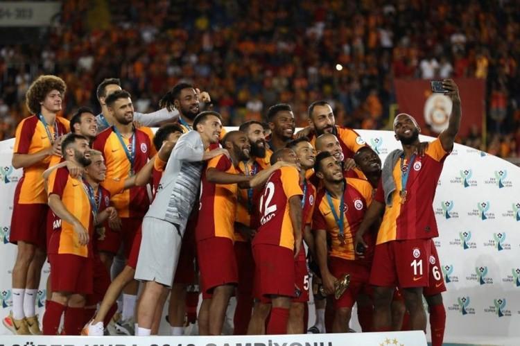 <p>3. TORBA</p>

<p>Lyon<br />
Bayer Leverkusen<br />
RB Salzburg<br />
Valencia<br />
Inter</p>

<p><strong>3. VEYA 4. TORBA</strong><br />
<br />
Lokomotiv Moskova<br />
Genk<br />
Galatasaray<br />
RB Leipzig</p>
