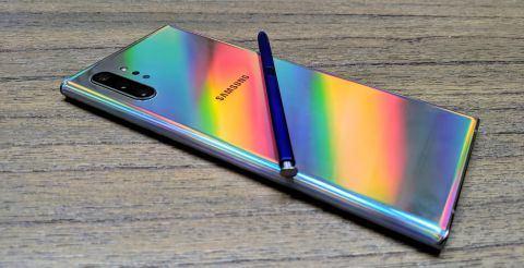 <p>Note 10 Plus'ta yer alan şarj desteği ise kullanıcıların yanlarında şarj kablosu taşıma alışkanlıklarını değiştirecek cinsten. </p>

<p> </p>
