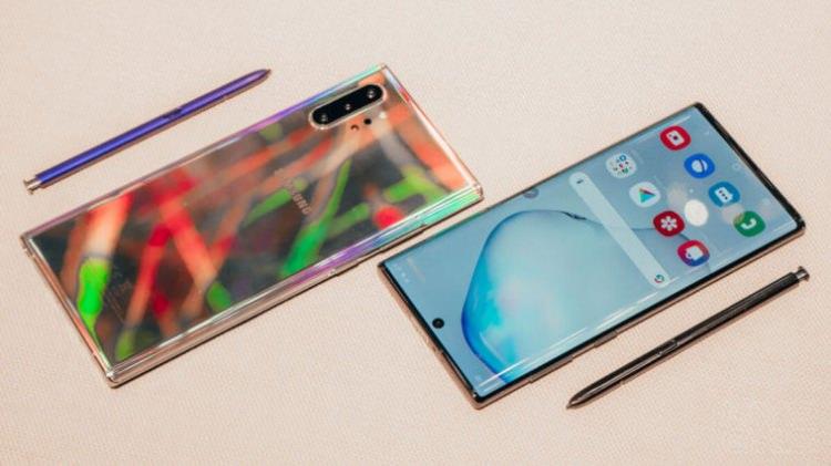 <p>GALAXY NOTE 10 PLUS'IN EKSİLERİ </p>

<p>1- Note 10 Plus'ta MicroSD desteği bulunuyor. Ancak Samsung bu desteği Note 10'da sunmuyor. </p>
