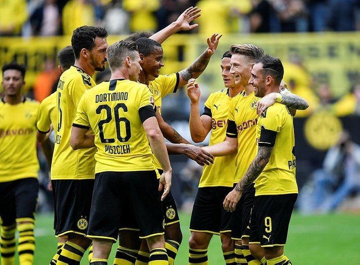 <p>13. BORUSSIA DORTMUND | 85.000</p>
