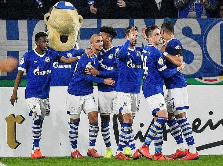 <p>24. SCHALKE | 63.000</p>