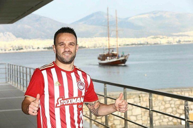 <p>35. OLYMPIAKOS | 44.000</p>