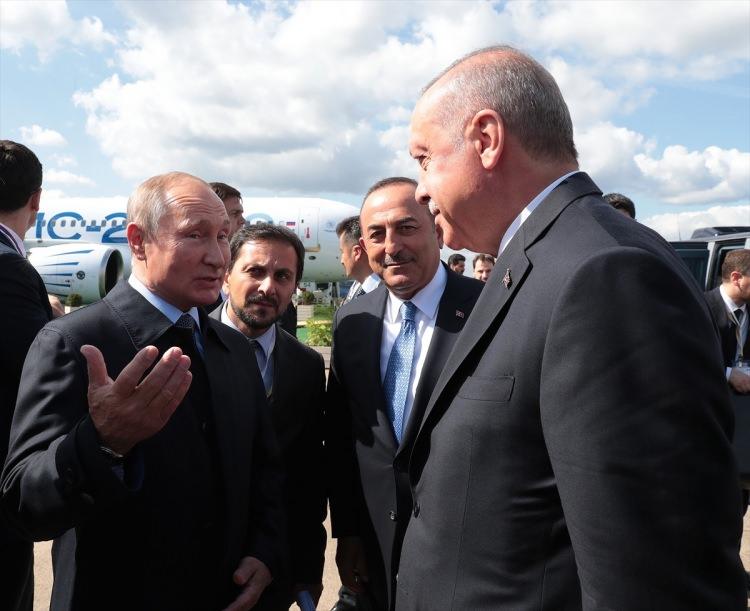 <p>Türkiye Cumhurbaşkanı Recep Tayyip Erdoğan, MAKS-2019 Uluslararası Havacılık ve Uzay Fuarı'nın Açılış Töreni'ne katıldı. Erdoğan, programa gelişinde Rusya Devlet Başkanı Vladimir Putin tarafından karşılandı.</p>
