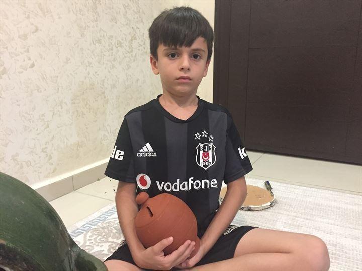 <p>Çocuklardan 10 yaşındaki Muhammed Salih Özyeşil de 4 yaşında biriktirmeye başladıkları paraları şu anda görünce ayrı bir duygu yaşadığını söyledi.</p>