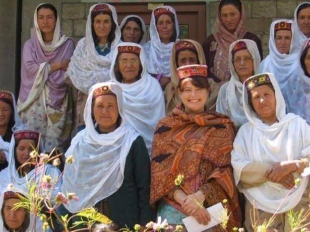 <p>Kadınlar 65-70 yaş arasında anne oluyor. 100 yaşında ölenlere genç öldü deniliyor. Hunza Türklerinin çok ilginç bir yanı da burada hiç kanser vakasının yaşanmaması...</p>
