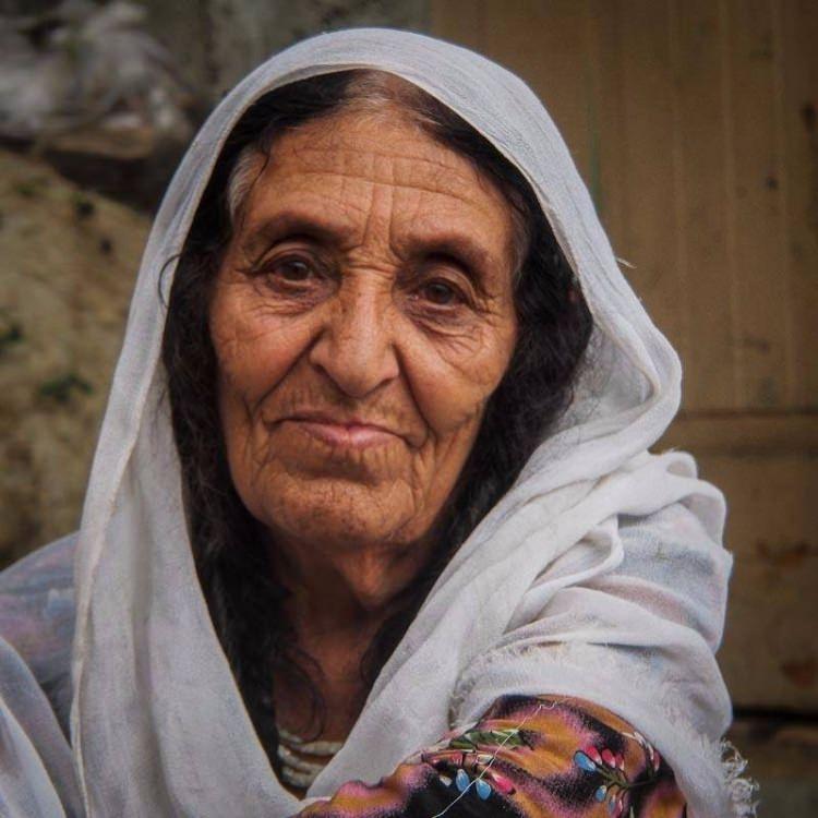 <p>Hunza T&uuml;rkleri'nin et ve baharatlı yemekleri &ccedil;ok &uuml;nl&uuml; ve Sadece kendi &uuml;rettikleri sebze ve meyveleri t&uuml;ketiyorlar.</p>
