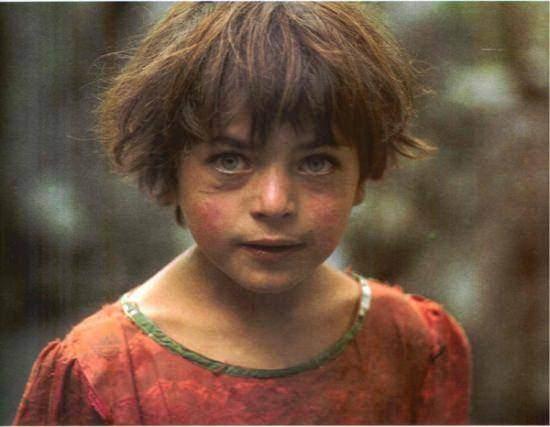 <p>Hunzakutlar &uuml;zerinde yapılan gen araştırmaları bulguları&nbsp; :&nbsp;<br />
- % 25,8 sıklıkta R1a1a haplogrubu M17 markeri. Keşmir,&nbsp;<strong>&Ouml;zbekistan</strong>, G&uuml;ney Asya,&nbsp;<strong>Doğu T&uuml;rkistan (Uygur), Orta Asya, Karadenizin Kuzeyi</strong>,&nbsp;<strong>Macaristan&rsquo;da, İdil/Ural b&ouml;lgesinde Kıp&ccedil;ak Bozkırlarında</strong>yoğun olarak,&nbsp;<strong>Sibirya</strong>&nbsp;ve&nbsp;<strong>Eski Yugoslayva</strong>&lsquo;nın Makedonya dışındaki b&ouml;lgelerinde daha az yoğunlukta rastlanmıştır</p>
