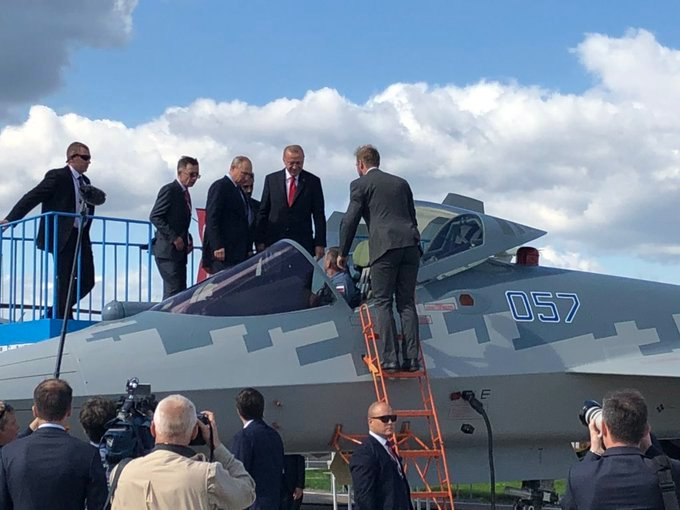<p>Konuşmanın ardından, Cumhurbaşkanı Recep Tayyip Erdoğan ve Rusya Devlet Başkanı Vladimir Putin MAKS-2019 Air Show'da Su-57 savaş uçağını inceledi.</p>

