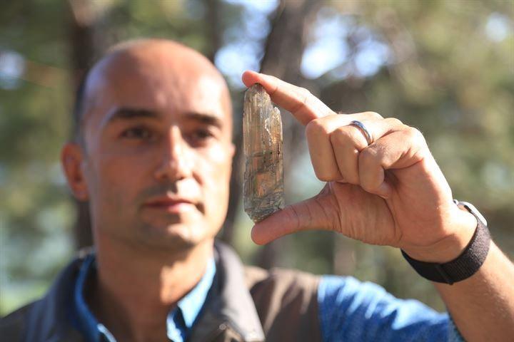 <p>Akgün, diasporun yurt içinde ve yurt dışında tanındığını, talep gördüğünü, Türkiye'ye gelen turistlerin özellikle bu taşı arayıp satın almak istediklerini vurgulayarak, şunları kaydetti:</p>