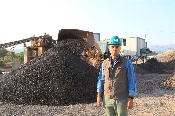 <p>"Gerçek diaspor olmayan ve laboratuvar ortamında yapay olarak üretilen sentetik bir mamul, son zamanlarda çeşitli isimler altında naturel taşmış gibi satılıyor. İnsanlar kandırılıyor.</p>