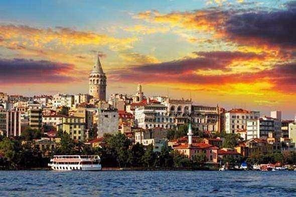 <p><strong>Türkiye</strong></p>
<p>Şu anda kadınlarda 58, erkeklerde 60<br />
<br />
2048 sonrası için (kademeli artış)<br />
<br />
Kadınlar için emeklilik yaşı:65<br />
<br />
Erkekler için emeklilik yaşı:65</p>