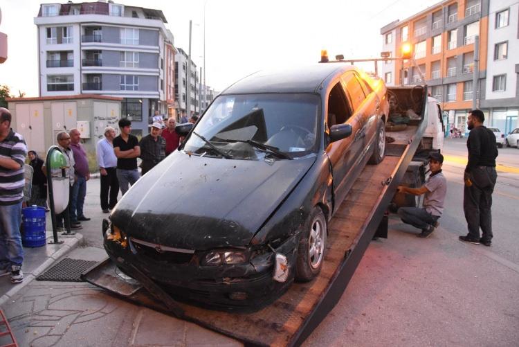 <p>Normalde her zaman aracın girdiği noktada otururum. Kasamızda orada. Şu anda komple kasayı duvara sıfırlamış durumda.</p>
<p> </p>