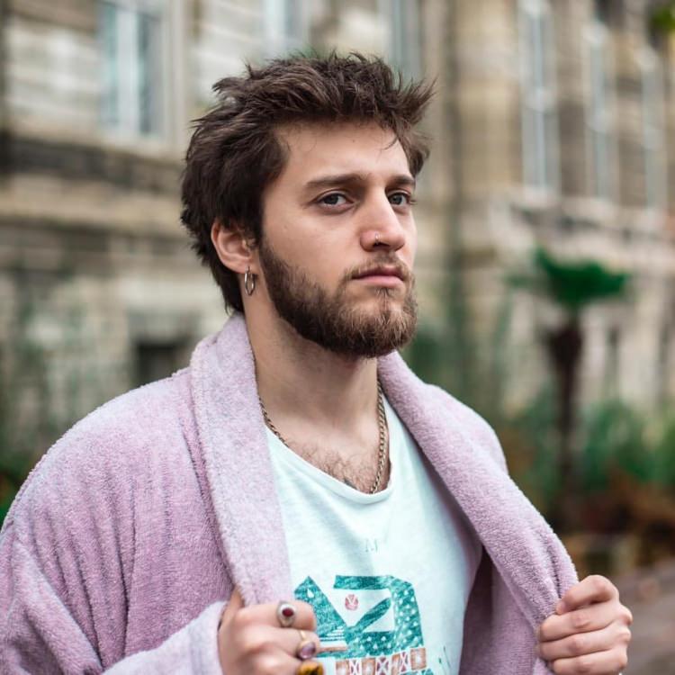 <p>Ufuk Beydemir / Ay Tenli Kadın</p>