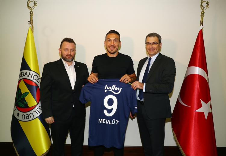 <p>Mevlüt Erdinc - Fenerbahçe</p>
