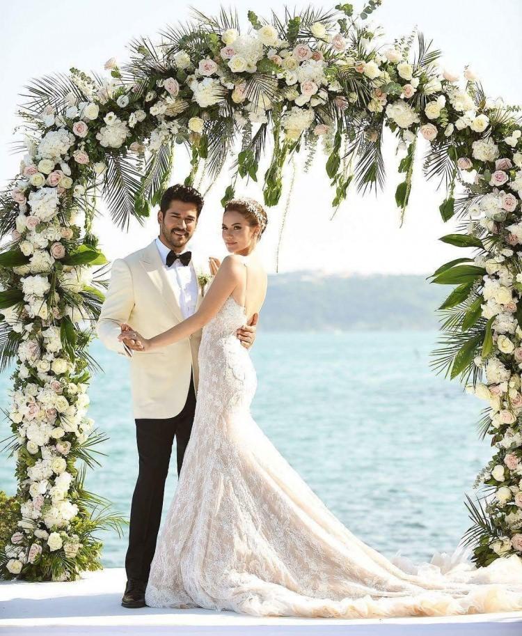 <p>Fahriye Evcen Özçivit</p>

