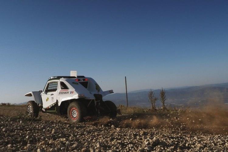 <p>84 yarışçının mücadele ettiği Trananatolia 2019 Rally Raid ilk gününe Bolu'dan Haymana'ya uzanan ve 3 özel etaptan oluşan 365,67 km'lik parkurla başladı.</p>
