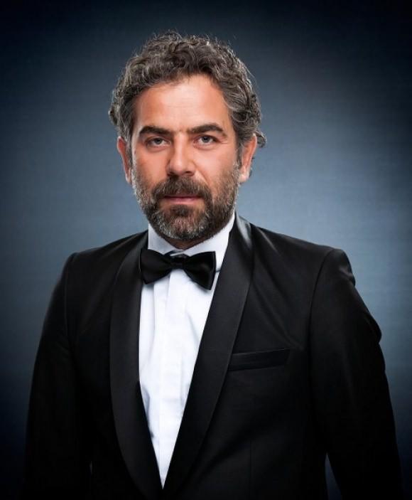 <p>Yurdaer Okur</p>