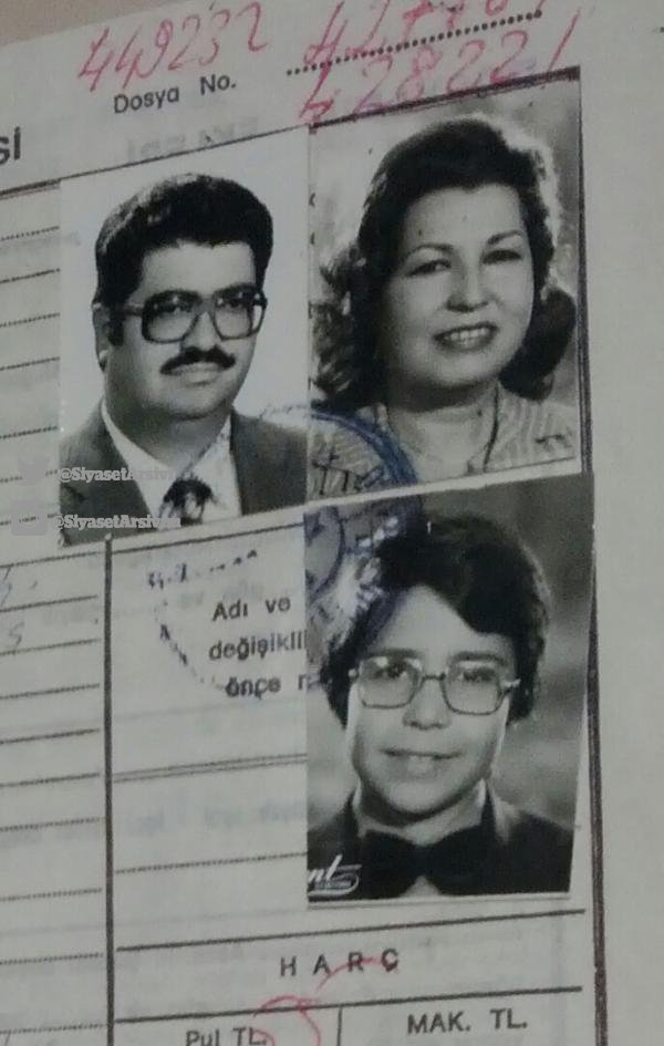 <p>Turgut Özal, Semra Özal ve Efe Özal - 1979</p>

<p> </p>
