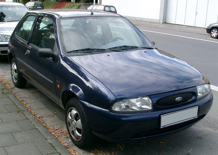 <p>2001 model Skoda Fabia: 16 bin TL</p>
