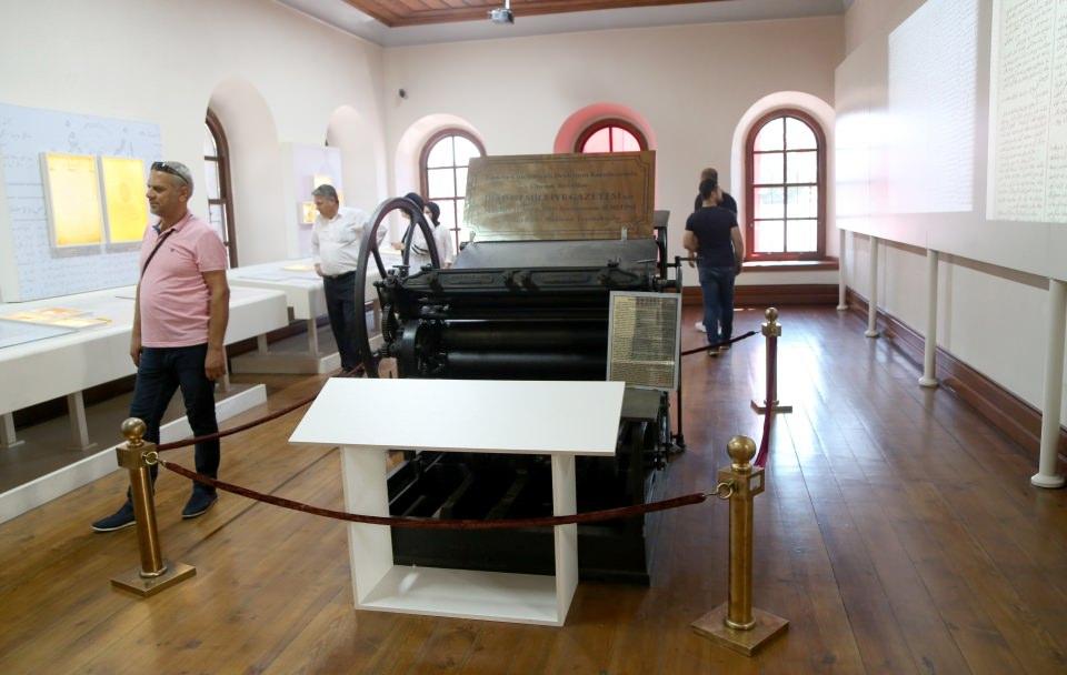 <p>"Vatandaş ilgi gösteriyorsa ziyaret ediyorsa demek ki iyi bir noktadayız. Restorasyon öncesinin rakamlarına baktım, müzeye ortalama yıllık 59 bin kişi geliyormuş. </p>