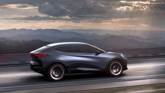 <p>Dış tasarımında Seat'ın yeni tasarım anlayışının izlerine rastlanan otomobilin, iç mekanı ise dışını oranla daha sade tasarlanmış.</p>
<p> </p>