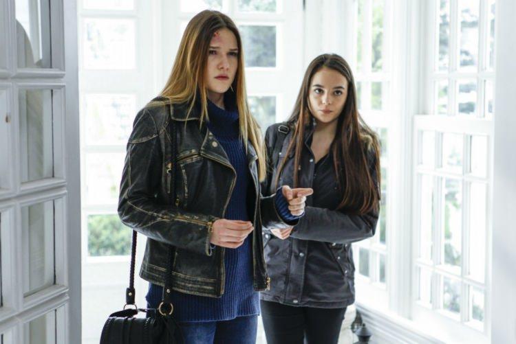 <p>Ve ona şöhreti getiren dizi Paramparça geldi...</p>