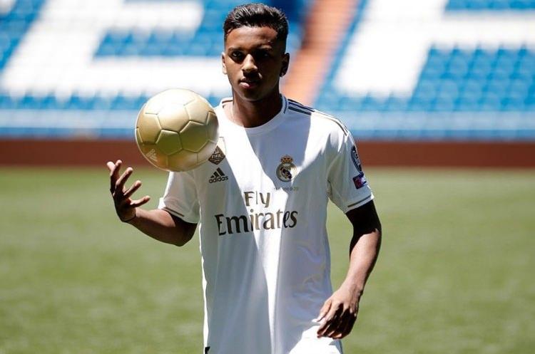 <p>17- RODRYGO | Santos >> Real Madrid | 45 milyon €</p>
