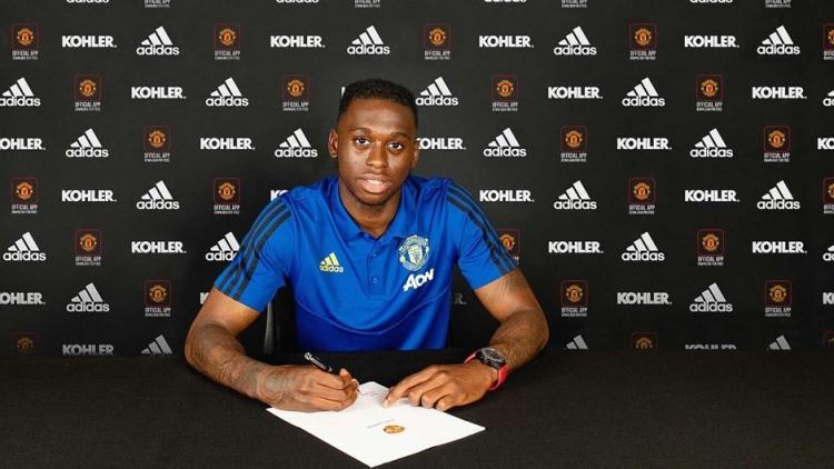 <p>14- AARON WAN-BISSAKA | Crystal Palace >> Manchester United | 55 milyon €</p>