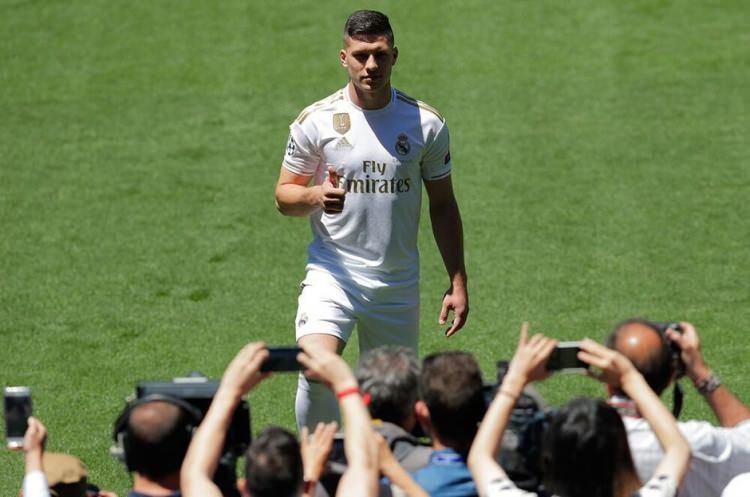 <p>12- LUKA JOVIC | Eintracht Frankfurt >> Real Madrid | 60 milyon €</p>