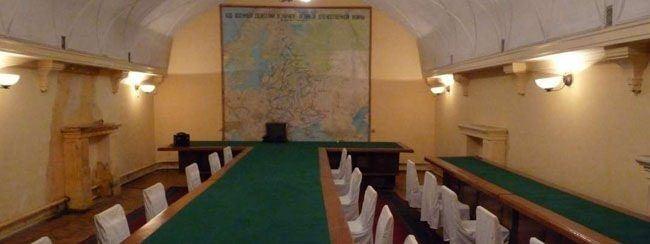 <p>Sovyetler Birliği´nin liderlerinden Josef Stalin´in (1878-1953) Kremlin Sarayı´ndaki makam odasında 1992´de bulunan gizli tünel.</p>
