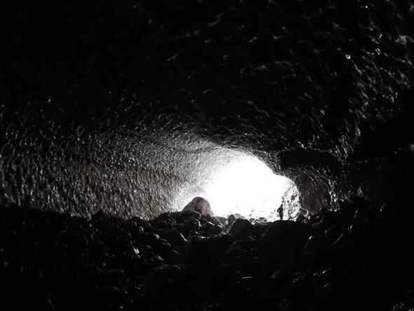 <p>Batman'ın Sason ilçesinde 300 metre uzunluğundaki kar tüneli görenleri şaşırtıyor. </p>

<p> </p>
