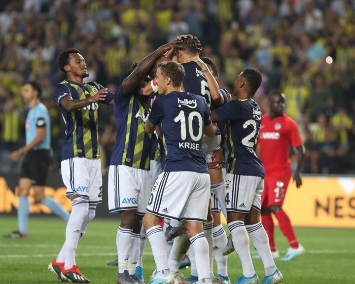 <p>Fenerbahçe - Yaş ortalaması: 28</p>