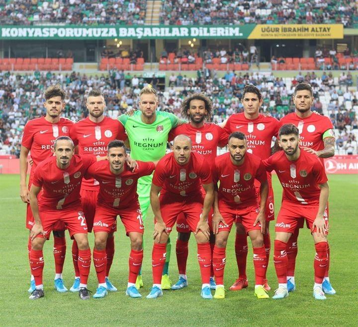 <p>Antalyaspor - Yaş ortalaması: 27,9</p>