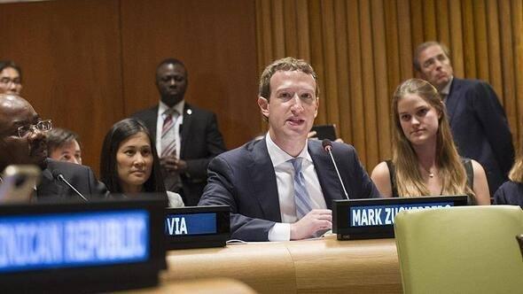 <p><strong>Mark Zuckerberg</strong></p>
<p>Sıra: 5</p>
<p>Toplam net değer: 73.3 milyar dolar</p>
<p>Son değişim: +271 milyon dolar</p>
<p>Senelik değişim: -21.3 milyar dolar</p>
<p>Ülke: ABD</p>
<p>Sektör: Teknoloji</p>
