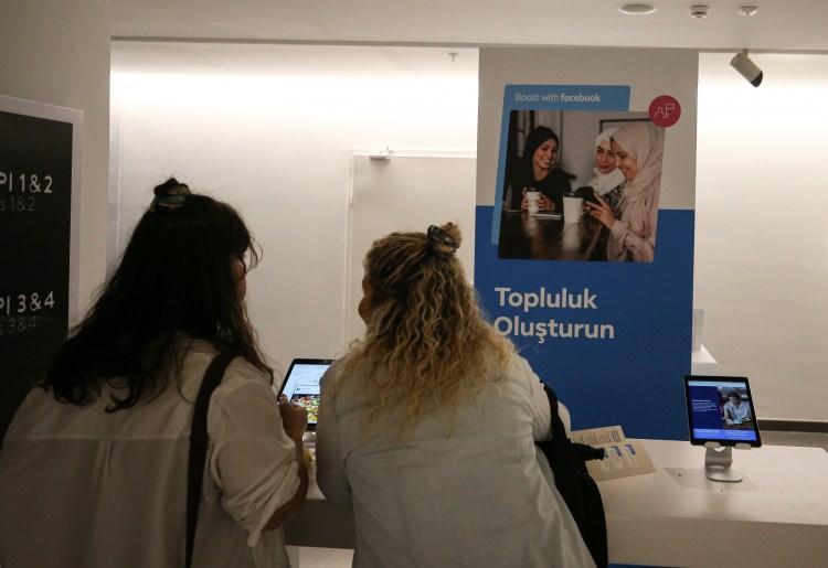 <p>"Şu anda globalde belli çalkantılar var. Buradan çıkışımız, hem ülkemizde hem de globalde dijitalleşme ile olacak. O açıdan yaptığımız bu yatırımın da Türkiye ekonomisine büyük katkı sağlayacağını düşünüyoruz.</p>
<p> </p>