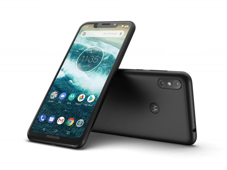 <p>– Moto One Power</p>
