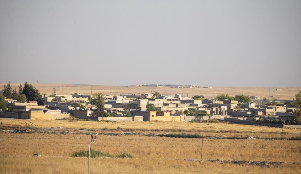 <div>Sınırda varlık gösteren bölücü terör örgütünün saldırılarına karşı, Türkiye sınır hattı modüler duvarla ayrılıyor. </div>