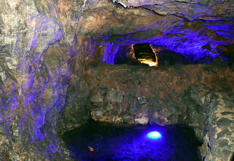 <p>Erken Hristiyanlık döneminde kurşun çıkarıldığı düşünülen Kapadokya yolundaki mağaranın, Nevşehir'i ziyaret eden turistleri bölgeye çekmesi hedefleniyor. </p>

<p> </p>
