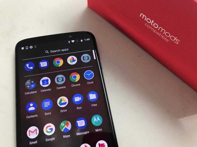 <p>– Moto Z3 Play</p>
