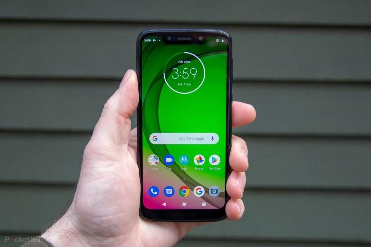 <p>– Moto G7 Play</p>