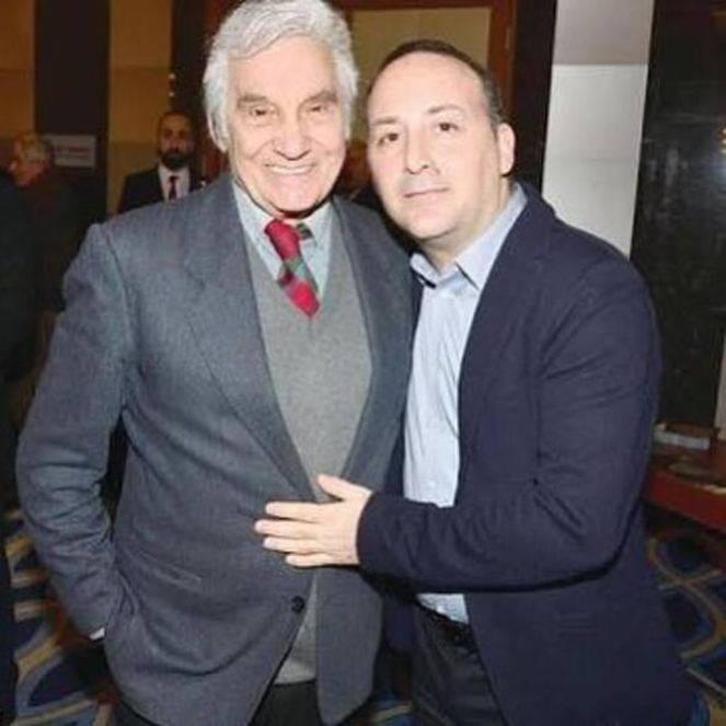 <p><span style="color:#800080"><strong>Tolga Çevik</strong></span></p>
<p>Bir güzel İstanbul Beyefendisi, kıymetli sanat büyüğüm. Birlikte çalışmak ve uzun uzun sohbetler edebilmek şansına eriştiğim güzel ağabey Süleyman Turan... Senden çok şey öğrendim. Nur içinde yat.</p>