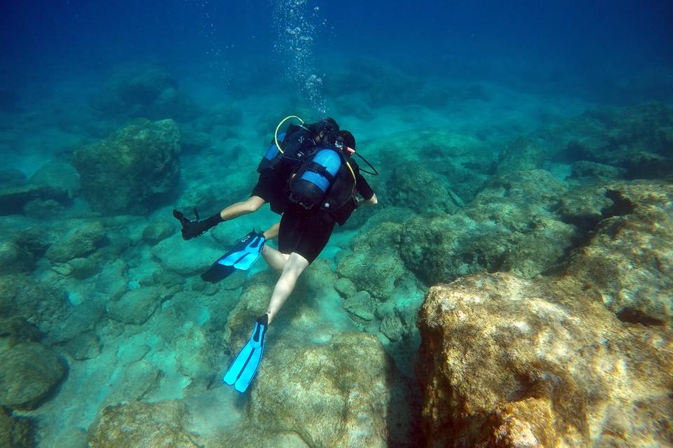 <p><strong>"Su altı canlılığı olarak gayet geniş bir hazneye sahip" </strong></p>
<p>Dalış eğitmeni asistanı Deniz Torun ise Kaş'ın Türkiye'de dalgıçlar tarafından en fazla tercih edilen alanlar arasında yer aldığını belirterek, şöyle konuştu: </p>