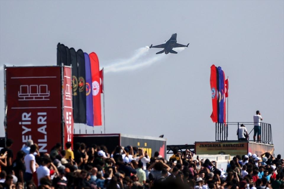 <p><strong>2 BİN TAKIM MÜCADELE EDECEK</strong></p>
<p>Festivalin en önemli ayağını oluşturan yarışmaların final bölümlerinin ardından dereceye girenler ödüllerini alacak. Dereceye girenlere bu yıl toplamda 3 milyon liranın üzerinde ödül dağıtılacak.</p>
<p> </p>