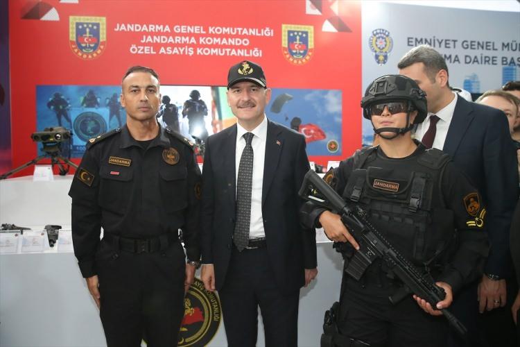 <p>Bir dizi temaslarda bulunmak üzere Türkiye'ye gelen İçişleri Bakanı Soylu ile görüşme gerçekleştiren Ukrayna İçişleri Bakanı Arsen Avakov da festivali izledi.</p>