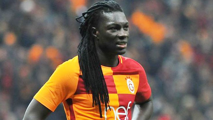 <p>En hızlı Hat trick: Gomis </p>

<p>7 Aralık 2011'de Hırvatistan'ın Dinamo Zagreb takımıyla oynanan ve 7-1 sona eren maçta 8 dakikada 3 gol birden attı..</p>
