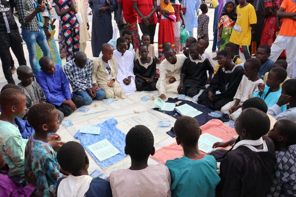 <p>Cuma namazıyla ibadete açılacak</p>

<p>Massalikoul Jinaan, Cumhurbaşkanı Macky Sall ve Müridi tarikatının halifesi Mountakha Mbacke tarafından on binlerin beraber saf tutacağı cuma namazıyla ibadete açılacak.</p>
