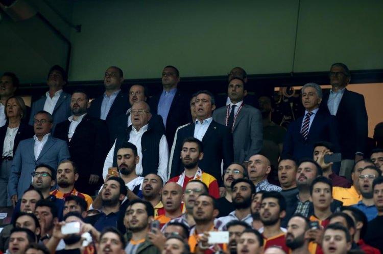 <p>Süper Lig'in 6. haftasında Türk Telekom Stadı'nda oynanan derbide Galatasaray ile Fenerbahçe 0-0 berabere kaldı.</p>
