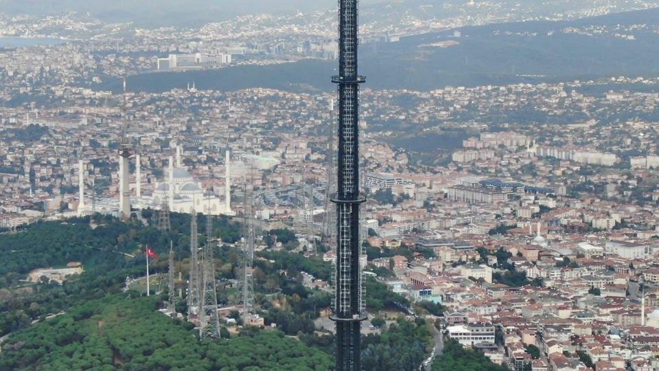 <p>300 işçi ve mühendisin gece gündüz çalıştığı projede, kule sayesinde, teknoktadan televizyonlara, radyolara ve kişilere yayıncılık hizmeti verilmesi planlanıyor.</p>